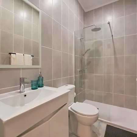 A House For Generations Waiting For * Ribamar (Lourinha)